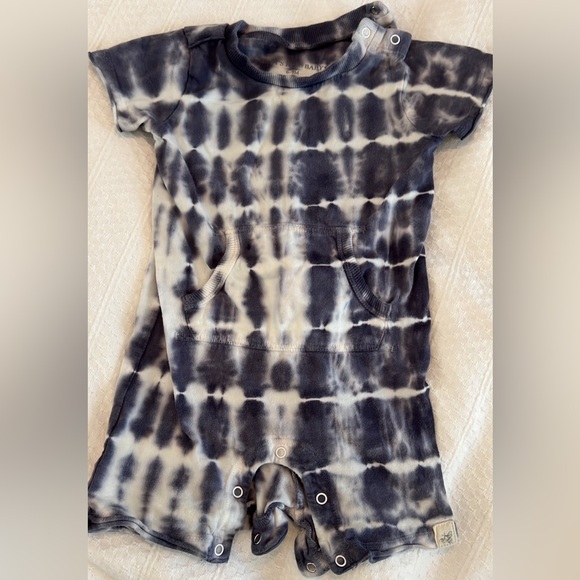 Burt’s Bees 6-9M Shortie Romper - Picture 1 of 3